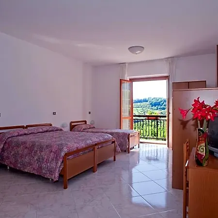 Le Ginestre فندق مبيت وإفطار 3*