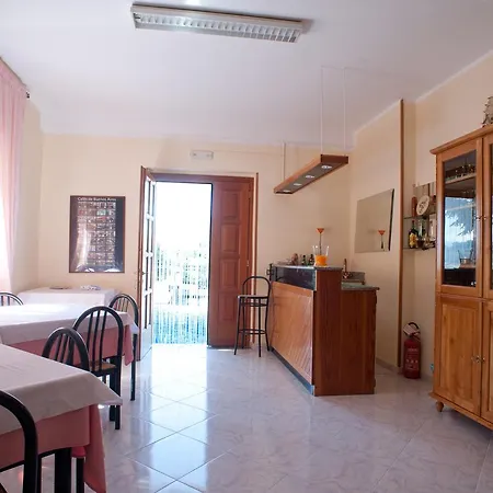 Le Ginestre Bed & Breakfast 3*